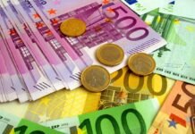Курс евро снизился после достижения трехлетнего максимума