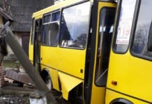 Во Львовской области поезд протаранил автобус на переезде, есть пострадавшие