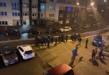 В Минске во дворах силовики провели массовые задержания
