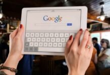 Известная среди сторонников Трампа cоцсеть Parler возобновила работу