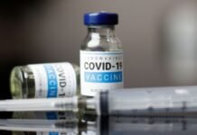 ЮАР хочет вернуть производителю 1 млн доз вакцины AstraZeneca от коронавируса