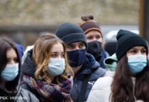 Греция ужесточает комендантский час и вводит карантин выходного дня
