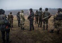 На Донбассе машина пыталась прорвать блокпост. ВСУ открыли огонь, есть погибший