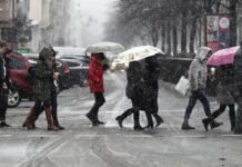 В Украине потеплело, но идет снег в трех областях