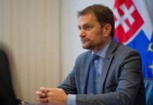 Премьер Словакии согласился уйти в отставку из-за закупки российской вакцины