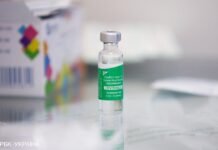 В Гане задержали трех должностных лиц за похищение вакцины Covishield