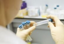 В Британии установили новый рекорд COVID-прививок: более 600 тысяч за сутки