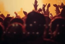 На 5 тысяч человек. В Британии состоится концерт без масок и дистанции