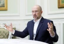 Украина готова ввести любую модель паспорта вакцинации для поездок в ЕС