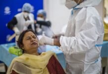 Китай поднял цены на медицинские товары для Индии