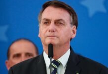 Больше половины бразильцев выступили за импичмент президента