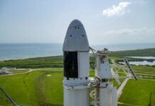 Cargo Dragon успешно пристыковался к МКС: видео процесса