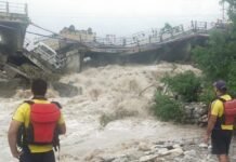 На Индию обрушились разрушительные ливни: есть погибшие