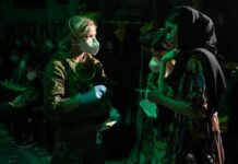 Есть угроза терактов: США, Британия и Австралия попросили не ехать в аэропорт Кабула
