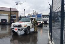 Красный Крест отправил в ОРДЛО три грузовика с гуманитарной помощью