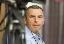 Введена спецоперация. Машину Шефира обстреляли: что известно на данный момент