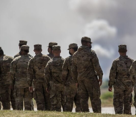 Военных США обязали вакцинироваться от COVID-19 до 15 декабря