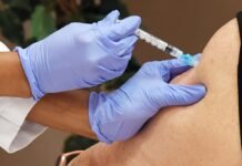 В США смогут въехать только привитые одобренными в ВОЗ вакцинами
