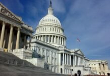 Сенат США одобрил временное повышение потолка госдолга ради предотвращения дефолта