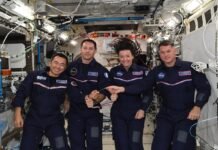 Астронавты SpaceX вернулись на Землю после полугодовой миссии