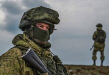 Россия перебросила к границам Украины 10 тысяч военных для учений