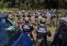 Ломали забор, вырывали столбы, бросали камни. Польскую границу снова пытались прорвать