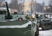 Россия увеличила на 7 тысяч человек численность войск возле Украины, – Белый дом