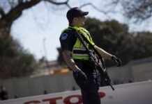 В Калифорнии обстреляли автобус: есть погибший и пострадавшие