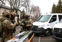 США передали Нацполиции автомобили и оборудование для высокоточной стрельбы