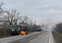 Под Николаевом местные жители уничтожили колонну российских оккупантов