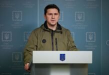 Подоляк: свыше 3 млн украинцев стали беженцами, до 12 млн – переселенцами