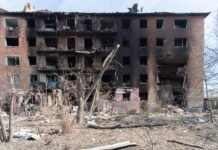 Последствия обстрелов в Василькове. Как выглядят разрушенные кварталы