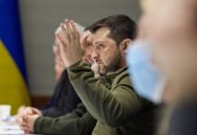 Зеленский об идее псевдореферендума в “ЛНР”: Буду разговаривать с владельцем этих людей