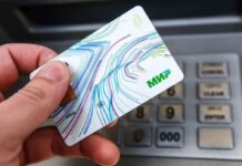 Россия испытывает трудности с выпуском карт для платежной системы “Мир”