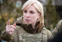 Украина требует срочный гумкоридор с “Азовстали”. Там 1000 гражданских и 500 раненых бойцов