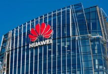 Huawei выключил поддержку российских банковских карт “Мир”