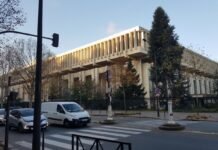 Уличены в шпионаже. Франция высылает шесть российских дипломатов