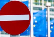 ЕС обсудит в среду новые санкции против РФ после зверств под Киевом, – FT
