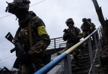 В течение суток украинские защитники отбили десять атак врага на Донбассе