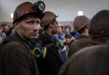В Донецкой области на поверхность подняли 115 шахтеров, которые были заблокированы под землей