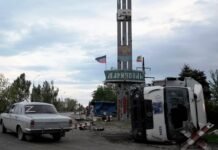 После подрыва российских саперов, оккупанты хотят бросить мариупольцев на разминирование “Азовстали”