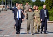 Победа Усика, Джонсон в Киеве и угроза для ЗАЭС: главное за неделю