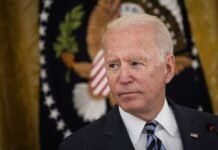 Байден заявил, что “полон решимости” запретить штурмовое оружие в США