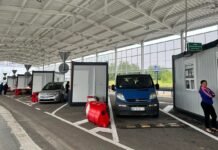 Вопрос не будет откладываться. Скоро появится проект электронной очереди для пересечения границы