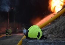 В Киевской области ликвидировали четыре очага возгорания торфяников, тушат еще два