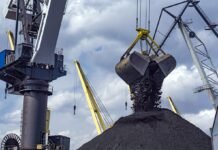 Греческое судно транспортировало уголь из РФ, несмотря на санкции ЕС, – Bloomberg