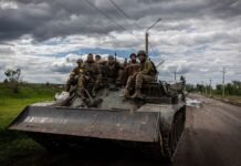 Украинские воины подняли государственный флаг над Золотой Балкой Херсонской области