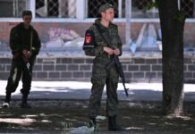 Оккупанты запретили детям выходить на улицу без сопровождения в Донецкой области