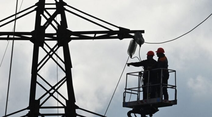 Украинцам в воскресенье свет выключать не будут, но нужно экономить, — «Укрэнерго»