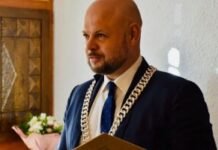 У польському суді пропонували напоїти мера 600 мл горілки для “експерименту”